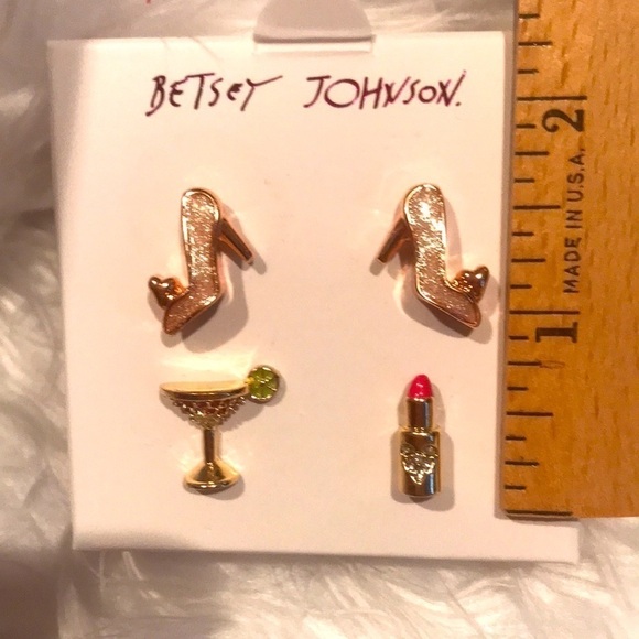 Brand New Betsey Johnson Set of Two Pairs of Post Earrings Cocktail High Heels - Picture 5 of 13